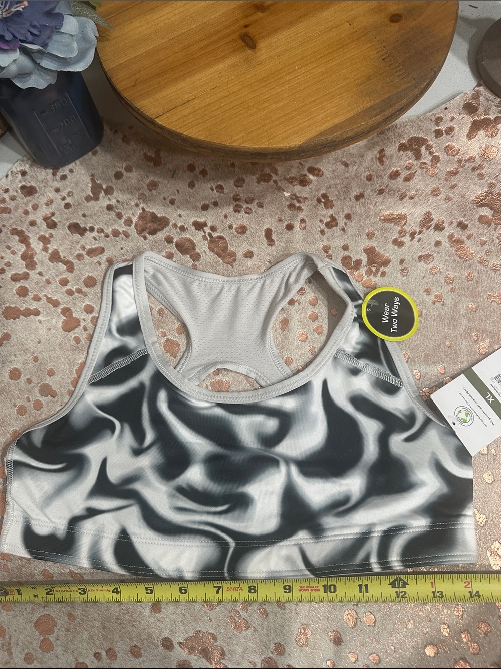 NWT Athletic Works Black and White Marble Print Racerback Sports Bra
Juniors xl